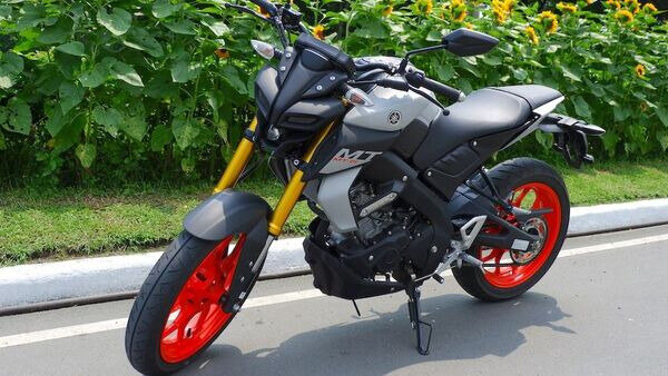 Yamaha MT-15 V2: Such a great bike, at such a low price? Know why it has become the first choice of the youth!