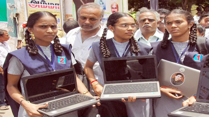 Free Laptop Yojana 2025: 10th-12th pass students will get free laptop, know how now