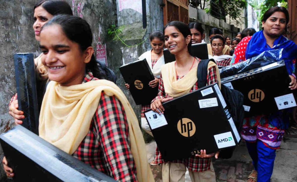 Free Laptop Yojana 2025: 10th-12th pass students will get free laptop, know how now