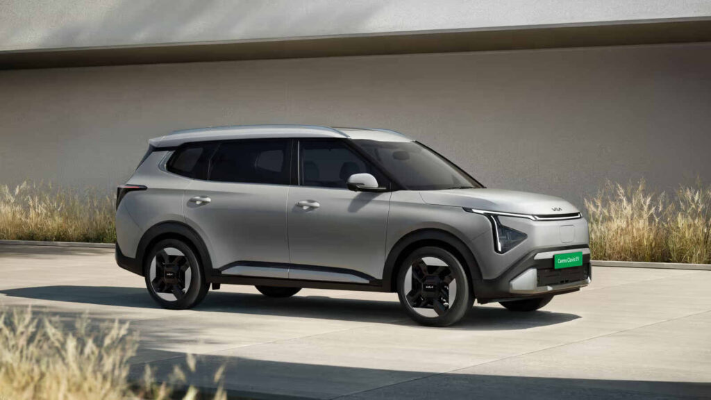 Kia Carens Clavis EV: Electric SUV with 490KM range and powerful features for ₹ 17 lakh