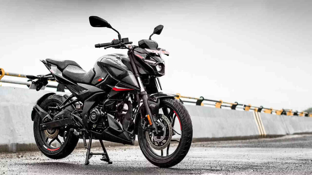 Bajaj Pulsar N160 2025 launched – now gets better performance, new digital console and powerful streetfighter look!