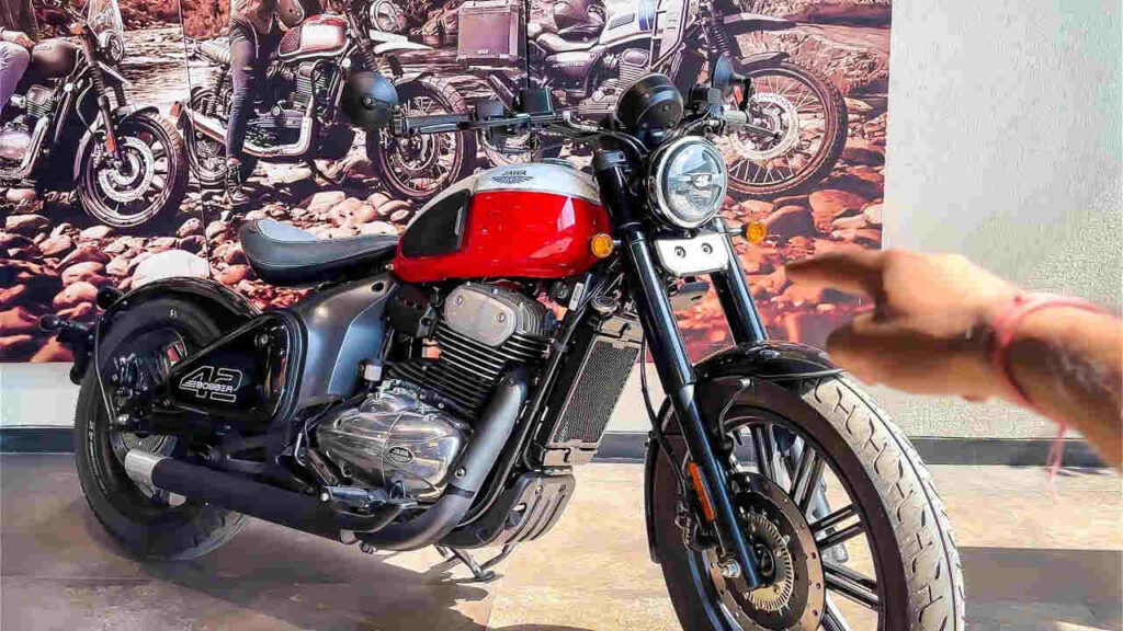 Jawa 42 Bobber launched – new powerful look, floating seat and great performance