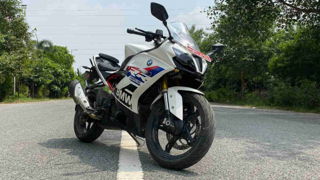 BMW G310 RR: Racing bike with 160kmph speed and 33.5 bhp power for ₹3.05 lakh