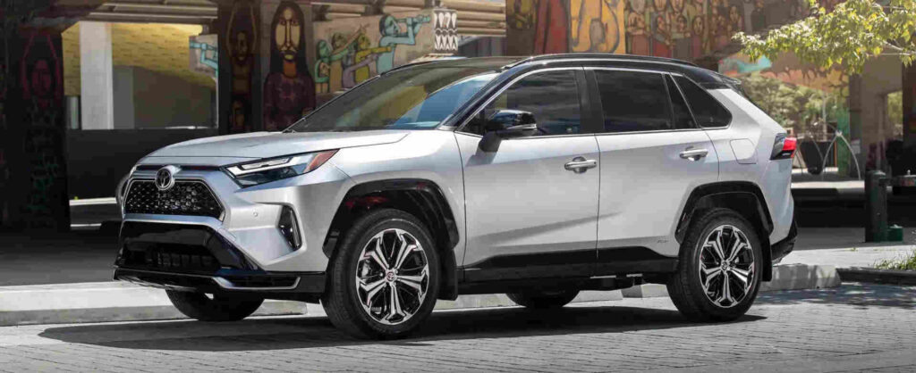 Toyota RAV4 2025: Get 39 KMPL mileage and new high-tech features for ₹ 1.35 lakh down