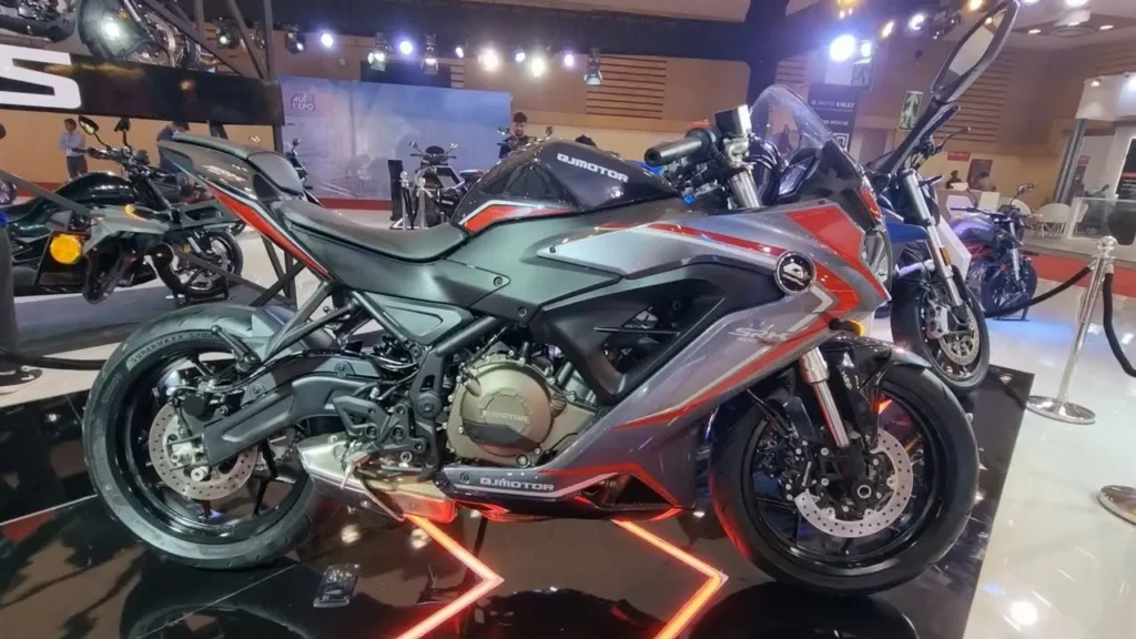 QJ SRK 400: With 40 bhp power and dual channel ABS, priced at just ₹ 3,68,974