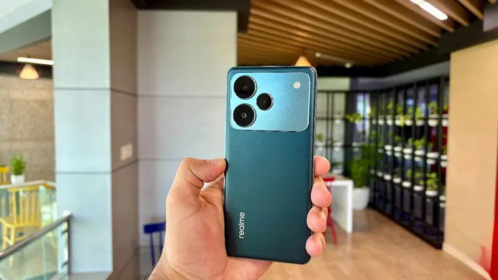 Realme P4 Pro 5G Review: 144Hz AMOLED Display, दमदार Camera और Performance