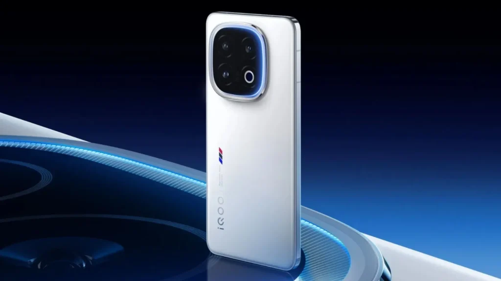 iQOO 15 mini launched: Technology with 7000mAh battery, competes with television 15T