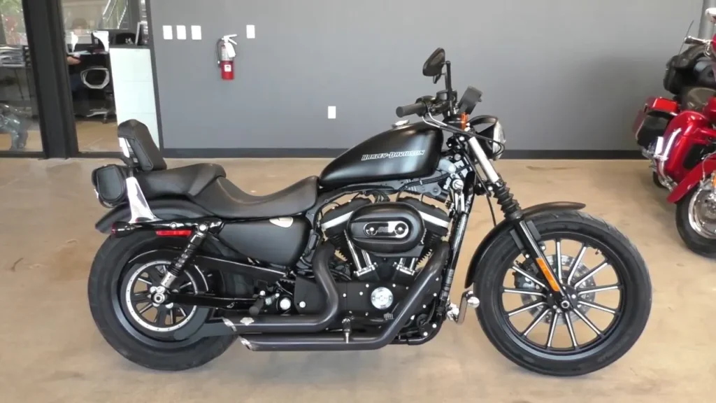Harley Davidson Iron 883: 69Nm torque, air-cooled engine and great design, price ₹ 11.97 lakh